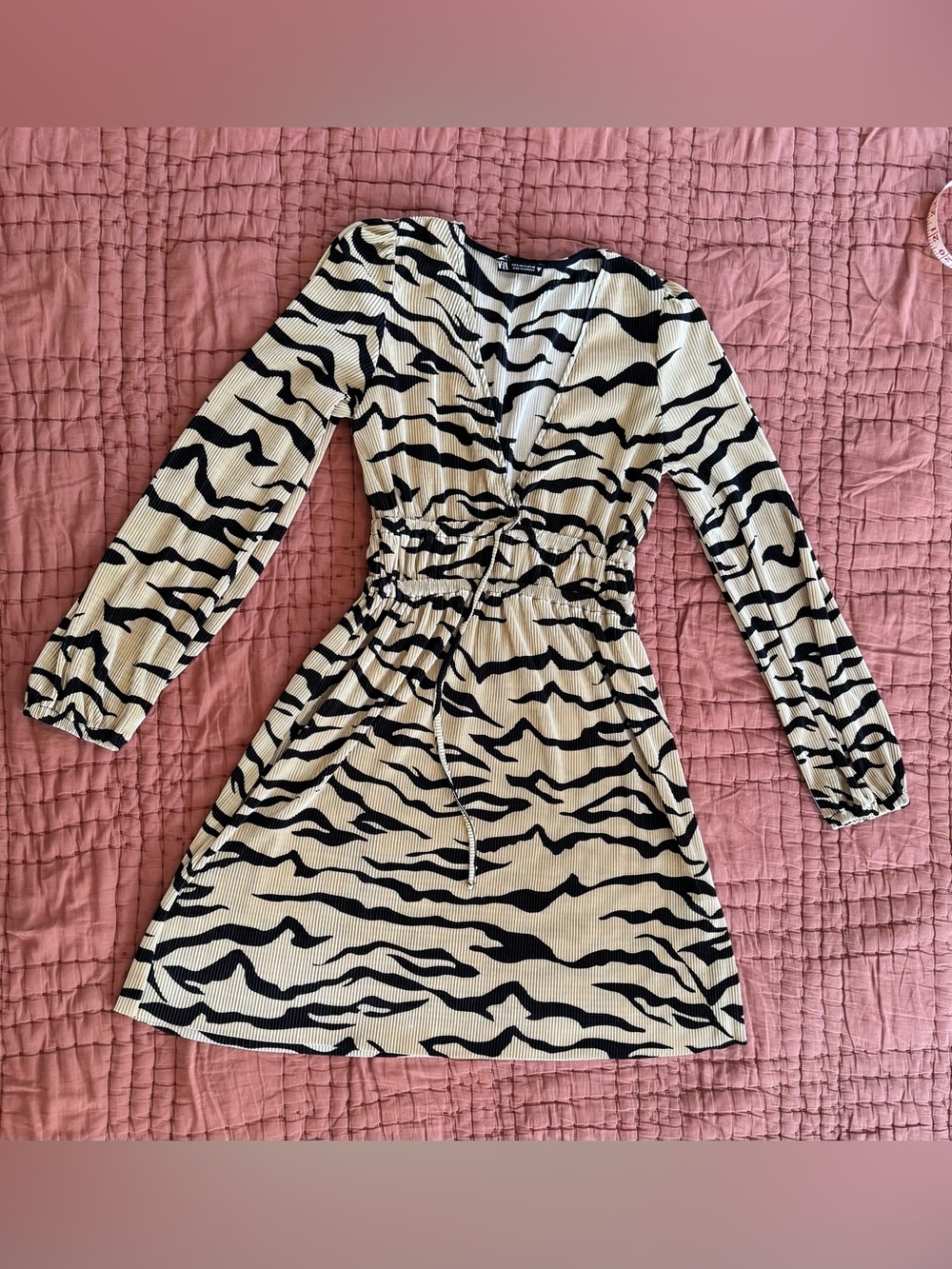 Zara Black and Cream Zebra-Patterned Long Sleeve Mini Dress